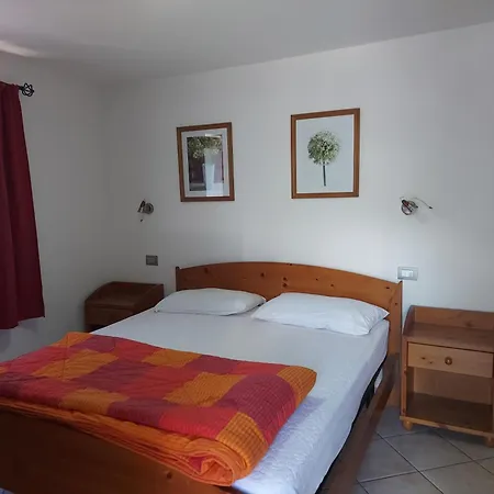 Cav Mes Vallees Apartman *
